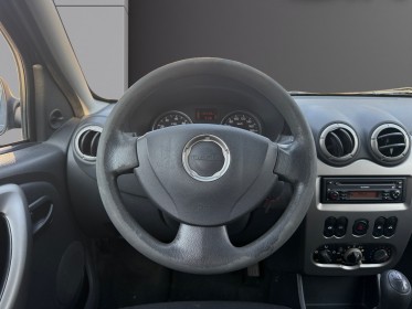 Dacia sandero 1.5 dci 70 eco2 lauréate distri ok / clim occasion simplicicar veauche simplicicar simplicibike france