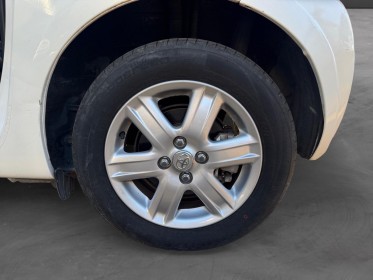 Toyota iq vvt-i iq 68 occasion cannes (06) simplicicar simplicibike france