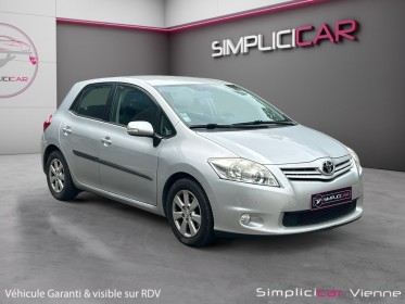 Toyota auris 90 d-4d dynamic - garantie 12 mois occasion simplicicar vienne simplicicar simplicibike france