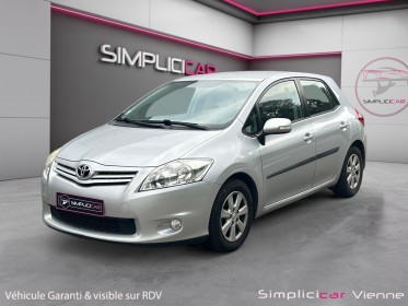 Toyota auris 90 d-4d dynamic - garantie 12 mois occasion simplicicar vienne simplicicar simplicibike france