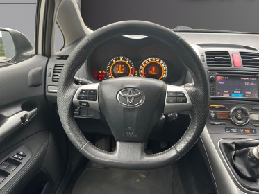 Toyota auris 90 d-4d dynamic - garantie 12 mois occasion simplicicar vienne simplicicar simplicibike france