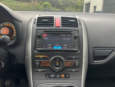 Toyota auris 90 d-4d dynamic - garantie 12 mois occasion simplicicar vienne simplicicar simplicibike france