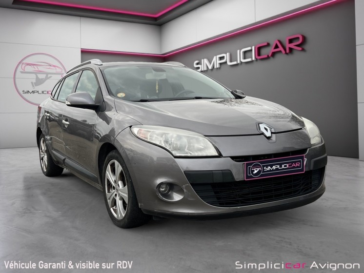 Renault megane iii estate 1.9 dci 130 eco2 estate iii distri ok privilège occasion avignon (84) simplicicar simplicibike...