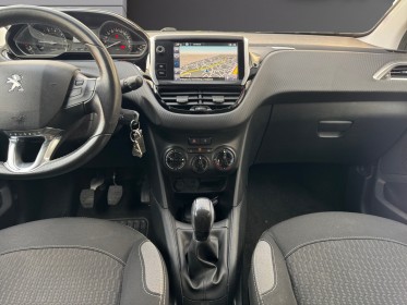 Peugeot 208 1.2 puretech 82ch bvm5 style garantie 12 mois occasion simplicicar toulon est simplicicar simplicibike france