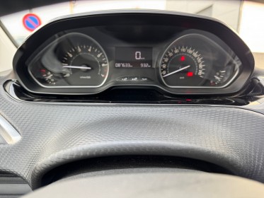 Peugeot 208 1.2 puretech 82ch bvm5 style garantie 12 mois occasion simplicicar toulon est simplicicar simplicibike france