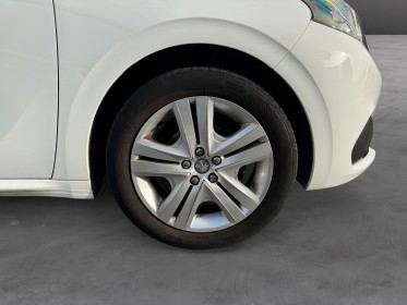 Peugeot 208 1.2 puretech 82ch bvm5 style garantie 12 mois occasion simplicicar toulon est simplicicar simplicibike france