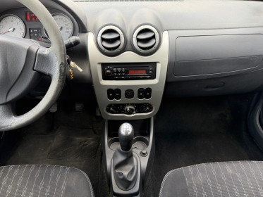 Dacia sandero 1.2 16v 75 eco2 climatisation garantie 12 mois occasion simplicicar angers simplicicar simplicibike france