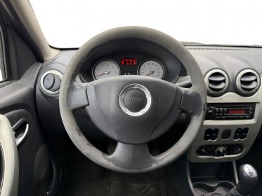 Dacia sandero 1.2 16v 75 eco2 climatisation garantie 12 mois occasion simplicicar angers simplicicar simplicibike france
