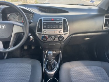 Hyundai i20 1.1 crdi 75 intuitive occasion simplicicar lille  simplicicar simplicibike france