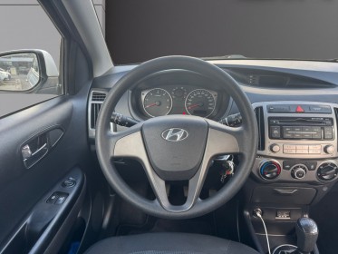 Hyundai i20 1.1 crdi 75 intuitive occasion simplicicar lille  simplicicar simplicibike france