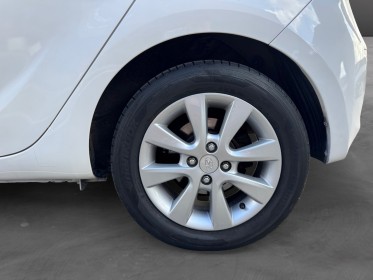 Hyundai i20 1.1 crdi 75 intuitive occasion simplicicar lille  simplicicar simplicibike france
