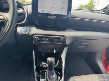Toyota yaris hybride my22 116h collection premiere main entretien complet occasion simplicicar la ciotat simplicicar...
