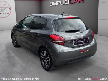 Peugeot 208 puretech 82ch signature / carplay /  courroie de distribution faite à 65 800 km occasion simplicicar lille ...