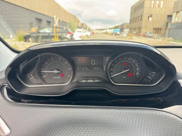 Peugeot 208 puretech 82ch signature / carplay /  courroie de distribution faite à 65 800 km occasion simplicicar lille ...