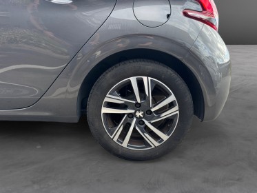 Peugeot 208 puretech 82ch signature / carplay /  courroie de distribution faite à 65 800 km occasion simplicicar lille ...