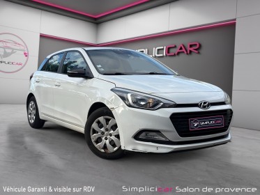 Hyundai i20 1.2 75 initia / premiÈre main / factures complÈtes / entretien ok / garantie 12 mois occasion simplicicar salon...