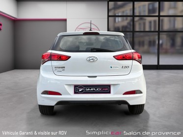 Hyundai i20 1.2 75 initia / premiÈre main / factures complÈtes / entretien ok / garantie 12 mois occasion simplicicar salon...