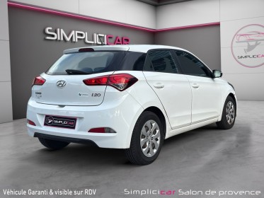Hyundai i20 1.2 75 initia / premiÈre main / factures complÈtes / entretien ok / garantie 12 mois occasion simplicicar salon...