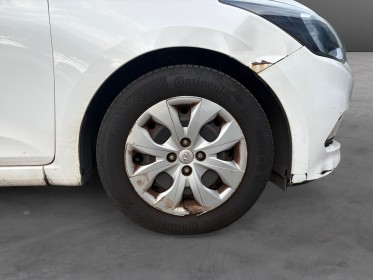 Hyundai i20 1.2 75 initia / premiÈre main / factures complÈtes / entretien ok / garantie 12 mois occasion simplicicar salon...