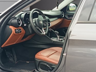 Alfa romeo giulia 2.2l 136 super bva - garantie 12 mois - superbe configuration occasion scl 56 - simplicicar vannes...