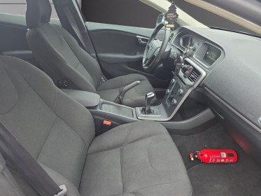 Volvo v40 cross country d2 120 cross country//garantie 12 mois// occasion simplicicar lille  simplicicar simplicibike france