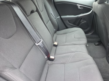 Volvo v40 cross country d2 120 cross country//garantie 12 mois// occasion simplicicar lille  simplicicar simplicibike france