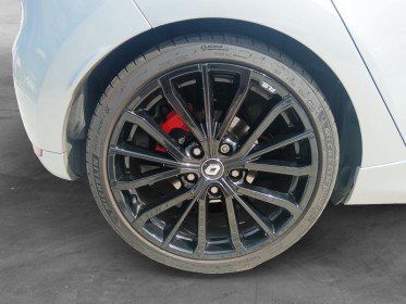 Renault clio iv 1.6 turbo  rs  220ch edc  rs trophy / toutes les factures entretien / etat irréprochable occasion réunion...