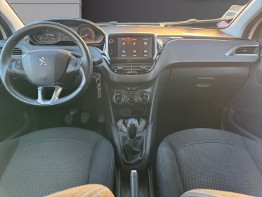 Peugeot 208 puretech 82ch ss bvm5 signature garantie 12 mois occasion simplicicar toulon est simplicicar simplicibike france