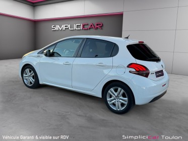 Peugeot 208 puretech 82ch ss bvm5 signature garantie 12 mois occasion simplicicar toulon est simplicicar simplicibike france