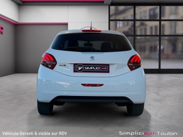 Peugeot 208 puretech 82ch ss bvm5 signature garantie 12 mois occasion simplicicar toulon est simplicicar simplicibike france