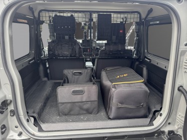 Suzuki jimny 1.5 vvt 2 places privilege parebuffle homologué 2 calandres barre de toit bavettes avant et arrière...