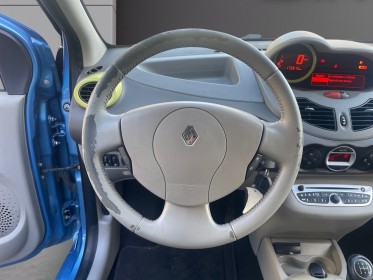 Renault twingo ii 1.5 dci 85 eco2 dynamique // distribution  embrayage neufs // tbe occasion simplicicar pertuis  simplicicar...