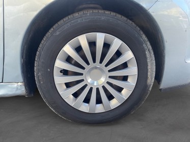 Peugeot 207 1.4 hdi 70ch fap active // embrayage  pneus disque neuf // occasion simplicicar pertuis  simplicicar simplicibike...