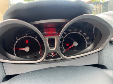 Ford fiesta 1.4 tdci 70 fap titanium - courroie neuve garantie 12 mois occasion simplicicar lyon nord  simplicicar...