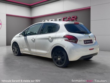 Peugeot 208 puretech 82ch ss bvm5 signature garantie 12 mois occasion simplicicar toulon est simplicicar simplicibike france