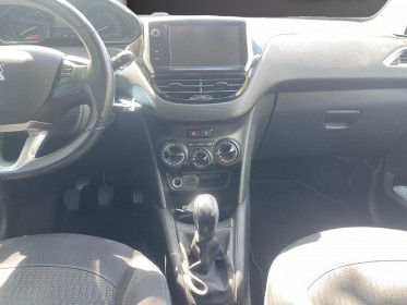 Peugeot 208 puretech 82ch ss bvm5 signature garantie 12 mois occasion simplicicar toulon est simplicicar simplicibike france