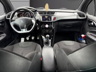 Ds ds 3 bluehdi 120 ss bvm6 sport chic garantie 12 mois distribution faite caméra de recul pack hi-fi radar arrière...