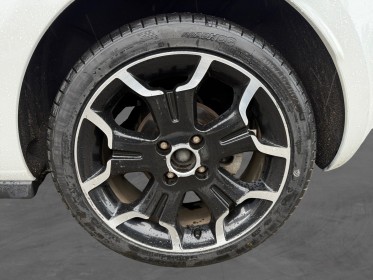 Ds ds 3 bluehdi 120 ss bvm6 sport chic garantie 12 mois distribution faite caméra de recul pack hi-fi radar arrière...