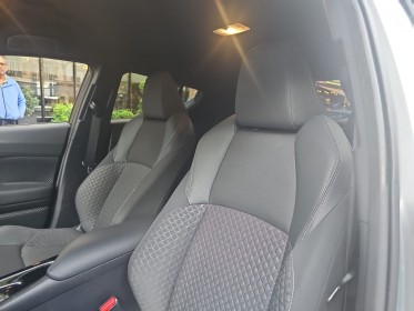 Toyota c-hr hybride my23 1.8l design garantie 12 mois occasion paris 17ème (75)(porte maillot) simplicicar simplicibike france