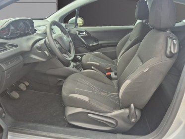Peugeot 208 1.2 vti 82ch bvm5 active  entretien à jour / garantie 12 mois occasion simplicicar royan simplicicar...