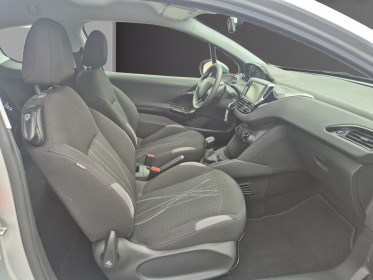 Peugeot 208 1.2 vti 82ch bvm5 active  entretien à jour / garantie 12 mois occasion simplicicar royan simplicicar...