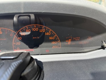 Toyota yaris 1.0 - 69 vvt-i yaris millenium occasion cannes (06) simplicicar simplicibike france