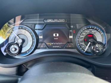 Dodge  ram 1500 5.7 v8 395 flexfuel hemi crew cab limited état exceptionnelle sièges chauffants carplay garantie 12 mois...