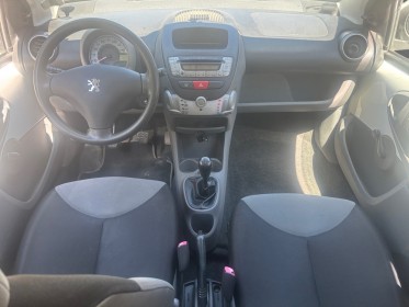 Peugeot 107 1.0e 12v 68ch blue lion urban garantie 12 mois faible consommation idéal ville et jeune permis occasion...