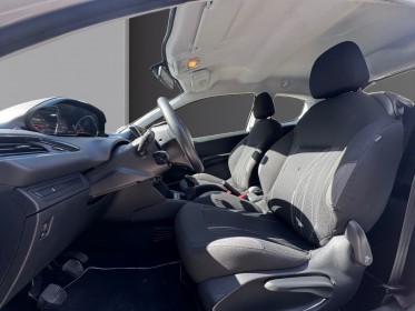 Peugeot 208 active 1.0 vti 68ch bvm5 clim / bluetooth/ idéal jeunes permis / courroie de distribution neuve occasion...