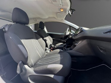 Peugeot 208 active 1.0 vti 68ch bvm5 clim / bluetooth/ idéal jeunes permis / courroie de distribution neuve occasion...