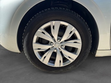Peugeot 208 active 1.0 vti 68ch bvm5 clim / bluetooth/ idéal jeunes permis / courroie de distribution neuve occasion...