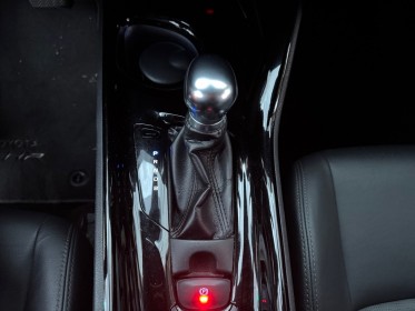Toyota c-hr hybride rc18 122h distinctive / camera de recul / intérieur cuir / garantie  12 mois / entretien toyota occasion...