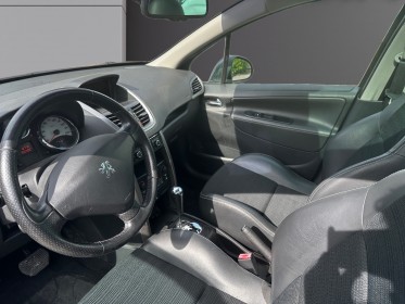 Peugeot 207 sw boite auto/1.6 vti/120ch/ premium outdoor/carplay/garantie 12 mois occasion simplicicar salon de provence...