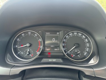 Skoda fabia 1.2 tsi 90 ch greentec série spéciale edition garantie 12 mois clim / bluetooth / front assist occasion...